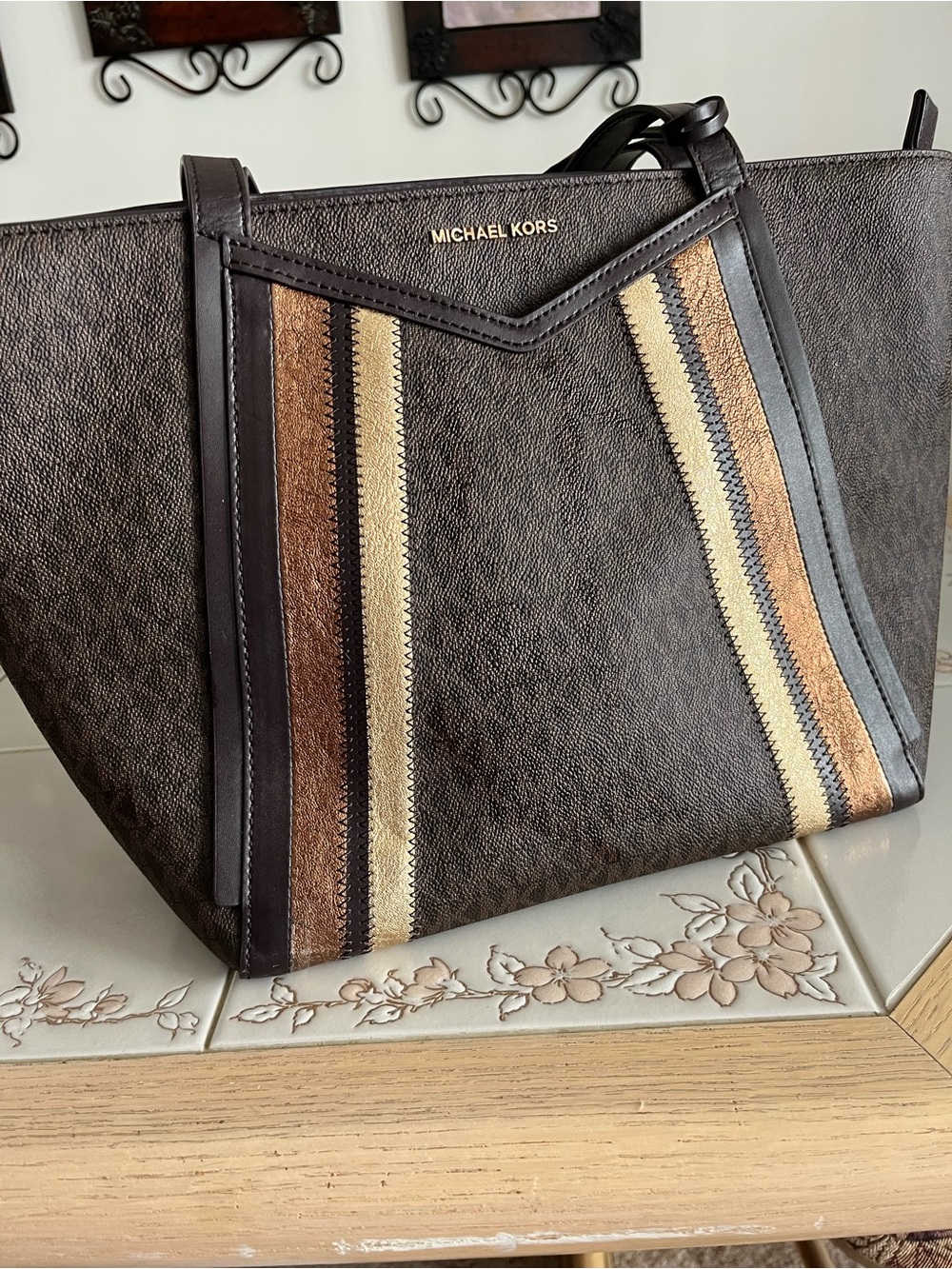 Michael Kors Authentic Women’s Whitney Signature Metallic Brown/Gold Lg
